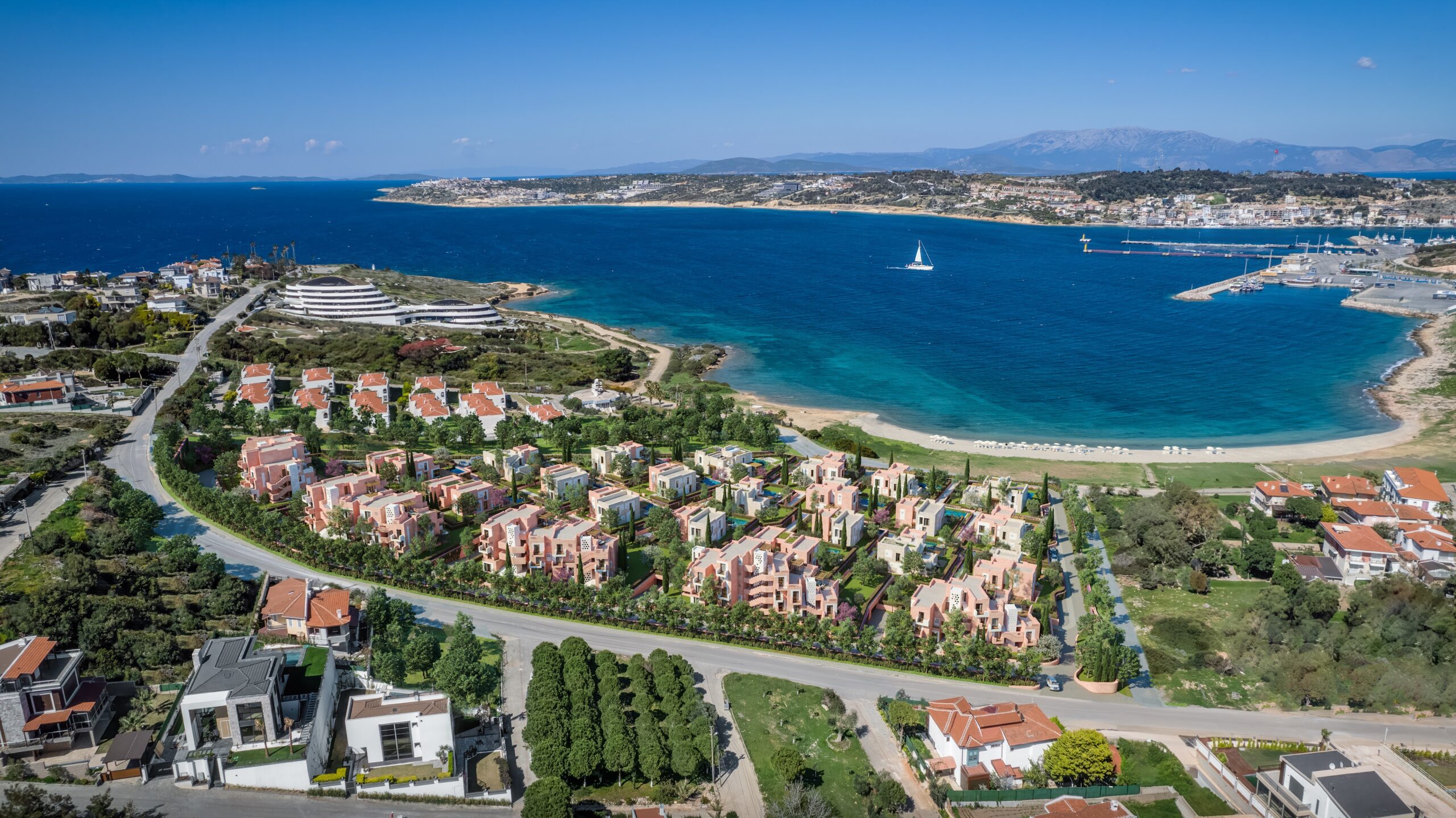 ÇEŞME’YE YALI KONSEPTİ GELİYOR